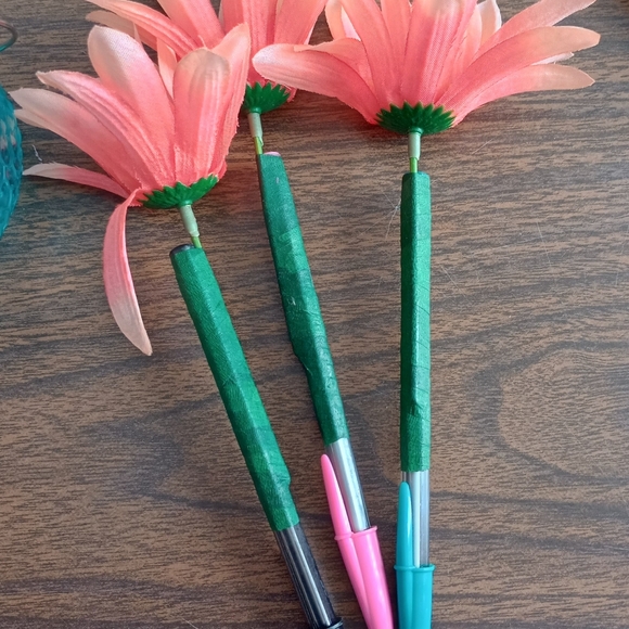 Handmade Flower Pen Bouquet - Picture 9 of 17